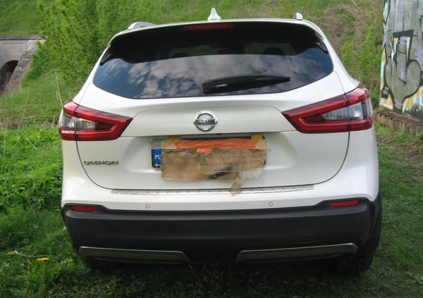 Nissan Qashqai cena 74000 przebieg: 63300, rok produkcji 2017 z Białystok małe 29